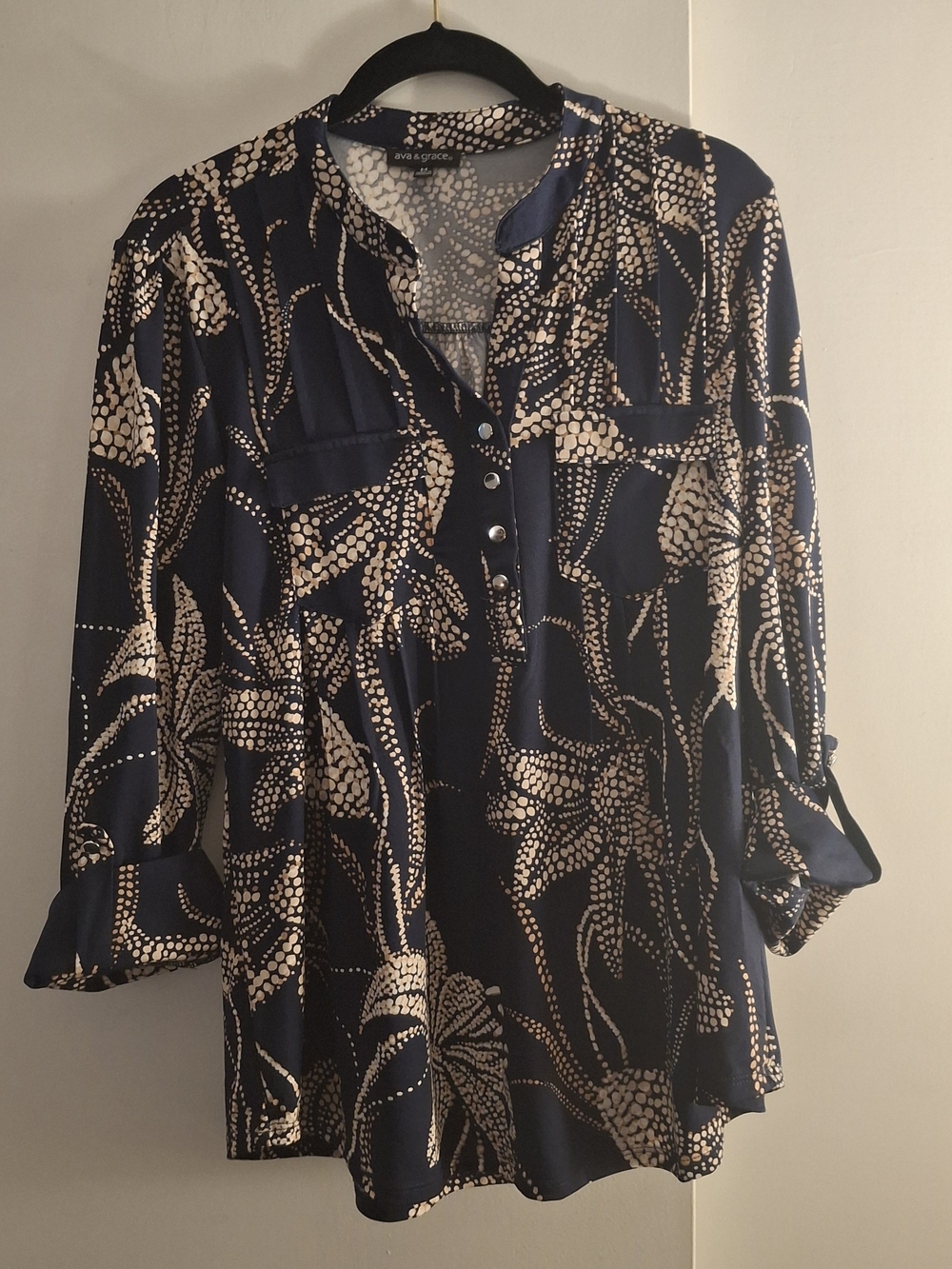 ava & grace Women's Navy Floral Print Henley Blouse